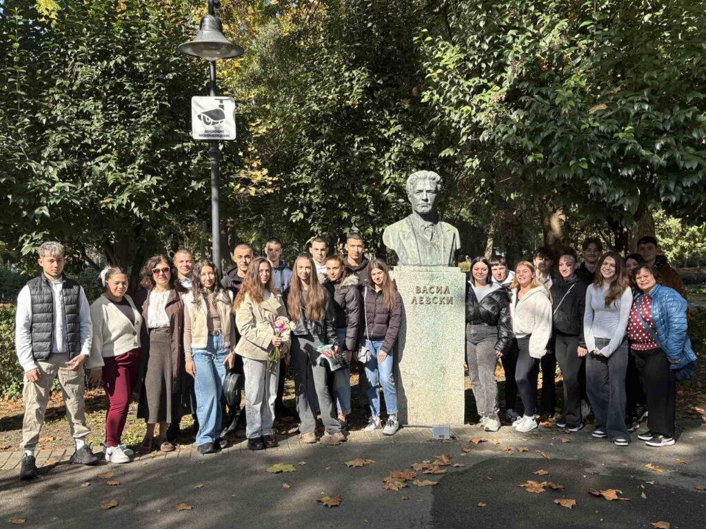 Учене чрез преживяване: учениците на ПГТ опознават Бургас и света на професиите